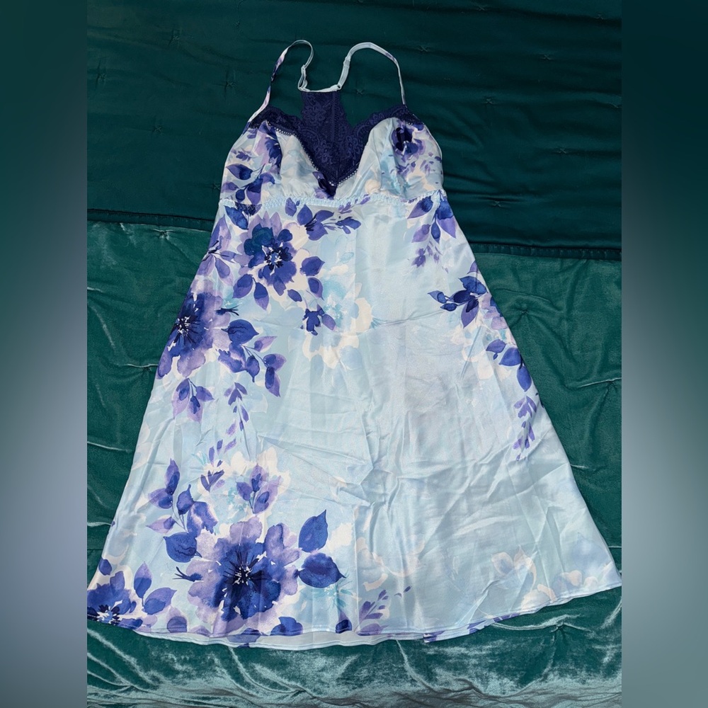 Floral slip dress nightgown. NWT Size S.